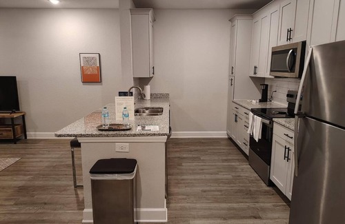 Newberry Apartment | Landing | Beautiful 1BD, Gym, Pool