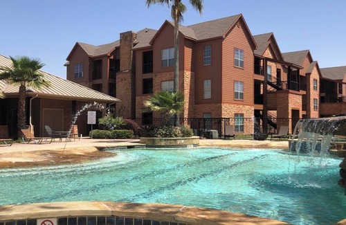Southbelt/Ellington Apartment | Landing | Beautiful 1BD, Game Room, Clubhouse