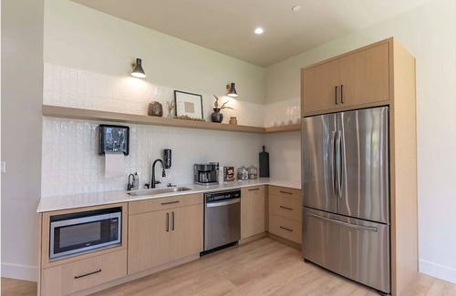Molalla Apartment | Landing | Beautiful 2BD, Pool, Gym