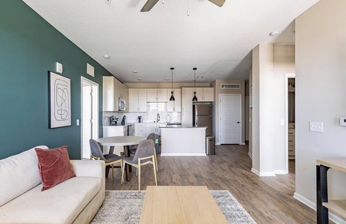 Kenton Apartment | Landing | Beautiful 2BD, Gym, Clubhouse