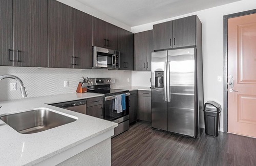 Wetmore Apartment | Landing | Chic 1BD, Clubhouse, Gym