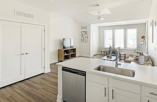 Belle Mina Apartment | Landing | Chic 1BD, Clubhouse, Courtyard