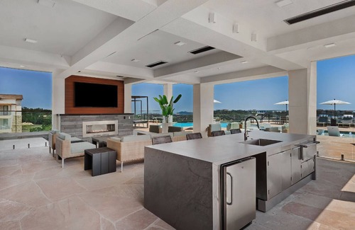 Austin Apartment | Landing | Chic 1BD, Clubhouse, Pool