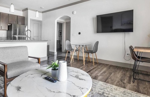 Manor Apartment | Landing | Chic 1BD, Courtyard, Gym