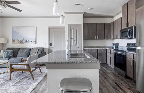 Manor Apartment | Landing | Chic 1BD, Courtyard, Gym