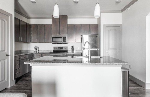 Manor Apartment | Landing | Chic 1BD, Courtyard, Gym