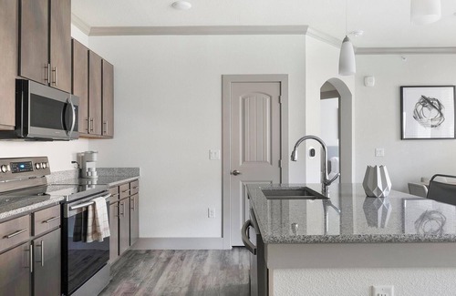Manor Apartment | Landing | Chic 1BD, Courtyard, Clubhouse
