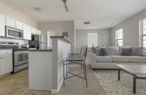Canal Winchester Apartment | Landing | Chic 1BD, Gym, Clubhouse