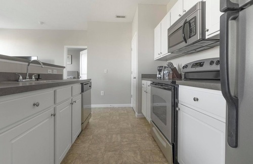 Canal Winchester Apartment | Landing | Chic 1BD, Gym, Clubhouse