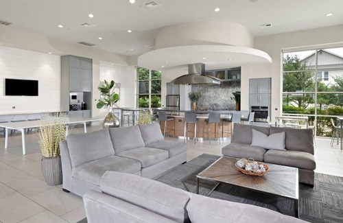 Buda Apartment | Landing | Chic 2BD, Pool, Clubhouse