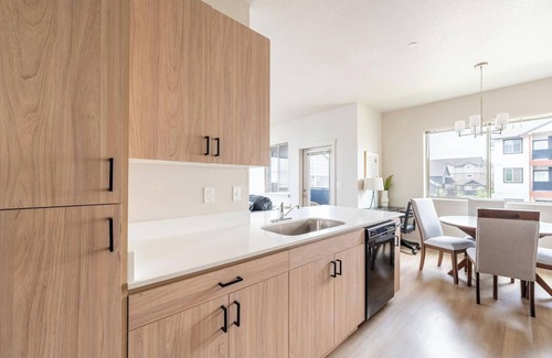 Molalla Apartment | Landing | Chic 2BD, Pool, Gym