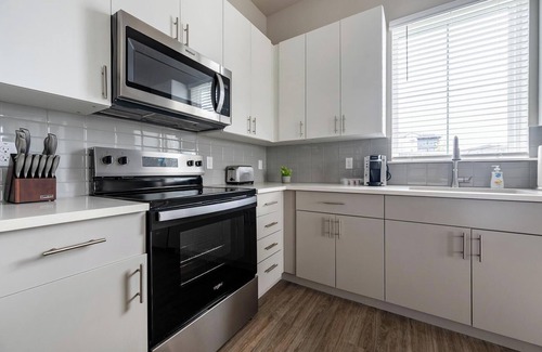 Wimauma Apartment | Landing | Chic Studio, Pool, Gym