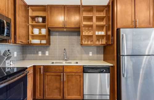 Klein Apartment | Landing | Incredible 1BD, Gym, Clubhouse