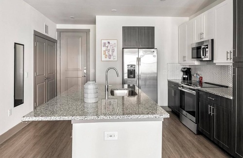 McKinney Apartment | Landing | Modern 1BD, Pool, Clubhouse