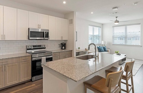 Fate Apartment | Landing | Modern 1BD, Pool, Gym