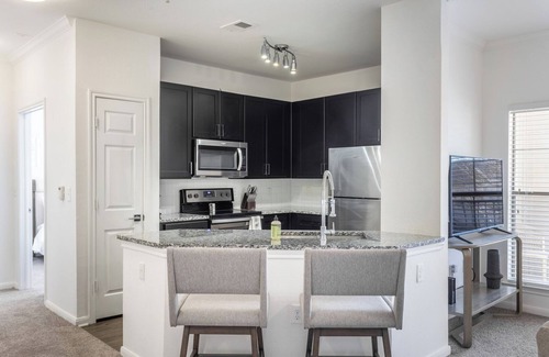 Austin Apartment | Landing | Modern 1BD, Pool, Courtyard