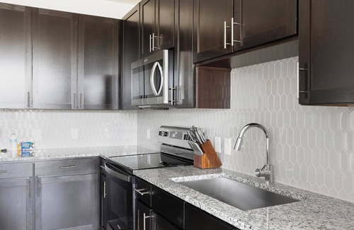 Fort Worth Apartment | Landing | Modern 1BD, Yoga Studio, Game Room