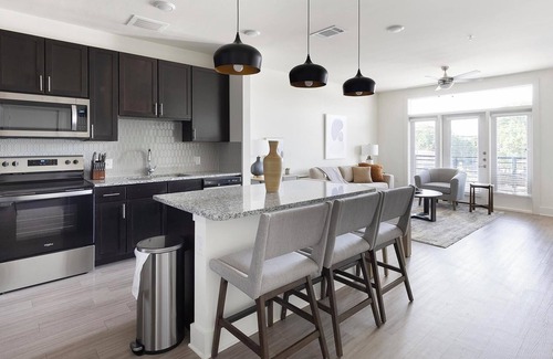Fort Worth Apartment | Landing | Modern 1BD, Yoga Studio, Game Room