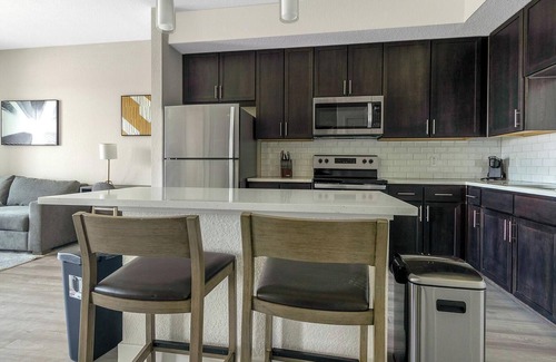 Palmetto Apartment | Landing | Modern 1BD, Yoga Studio, Clubhouse
