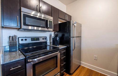 Church Hill Apartment | Landing | Spectacular 1BD, Courtyard