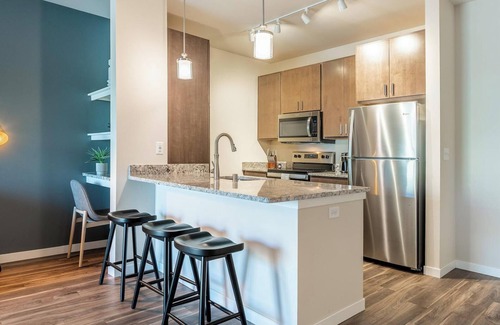 Webster Apartment | Landing | Spectacular 2BD, Gym