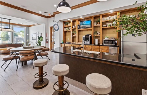 Webster Apartment | Landing | Spectacular 2BD, Gym
