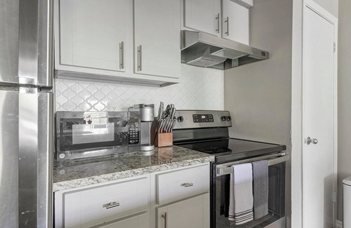 Royal Ridge Apartment | Landing | Stunning 1BD, Clubhouse, Gym