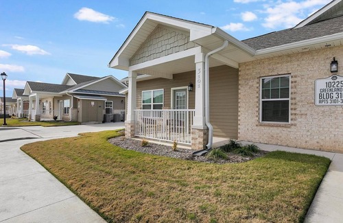 Fort Worth Apartment | Landing | Stunning 1BD, Yoga Studio, Gym
