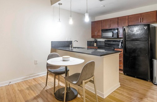 Petersburg Apartment | Landing | Stunning 1BD, Pool, Gym