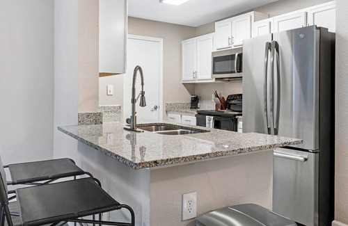 Klein Apartment | Landing | Stunning 2BD, Gym, Clubhouse