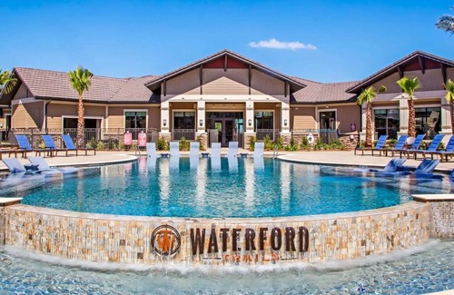Klein Apartment | Landing | Stunning 2BD, Gym, Clubhouse