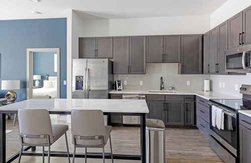 Denton Apartment | Landing | Stunning 2BD, Gym, Clubhouse