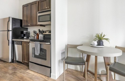 Pearl District Apartment | Landing | Stunning Studio, Courtyard, Gym