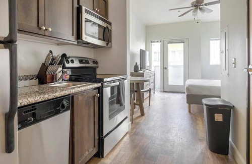 Pearl District Apartment | Landing | Stunning Studio, Courtyard, Gym