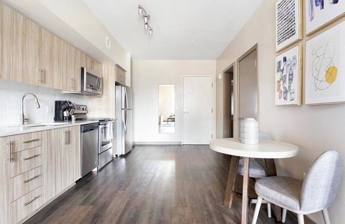 Northwest Portland Apartment | Landing | Stylish 1BD, Courtyard, Rooftop Lounge