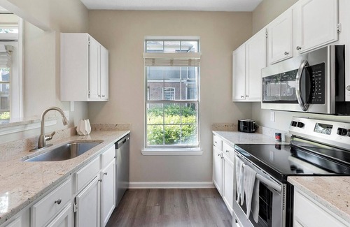 Klein Apartment | Landing | Stylish 1BD, Gym, Clubhouse