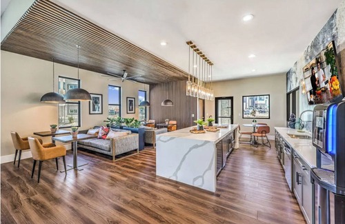 Townsite Apartment | Landing | Stylish 1BD, Pool, Rooftop Lounge
