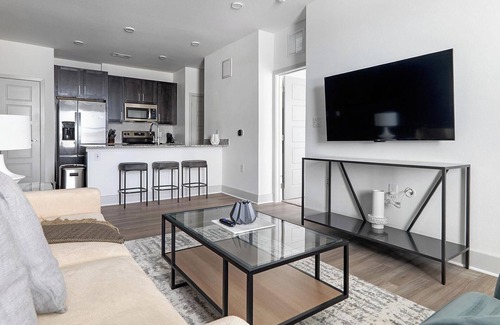 Austin Apartment | Landing | Stylish 1BD, Pool, Gym