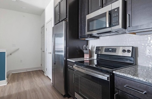 Austin Apartment | Landing | Stylish 1BD, Pool, Gym