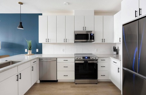Civic Center Apartment | Landing | Stylish 1BD, Rooftop Lounge, Gym