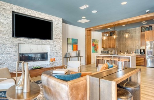 Gruene Apartment | Landing | Stylish 2BD, Game Room, Gym