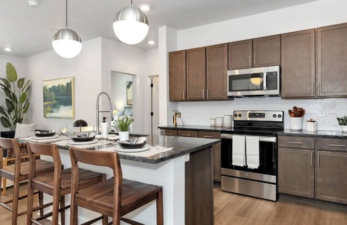 Madison Apartment | Landing | Stylish 2BD, Pool, Clubhouse