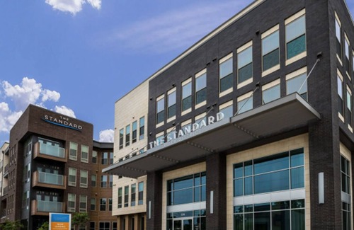 Fort Worth Apartment | Landing | Stylish 2BD, Yoga Studio, Gym
