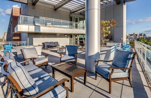 Downtown Indianapolis Apartment | Landing | Stylish Studio, Pool