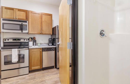 Pearl District Apartment | Landing | Stylish Studio, Courtyard, Gym