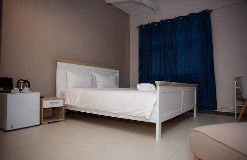 Quatre Bornes Hotel | Landmark