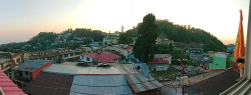 Landour Apartment | Landour Apartment Beauty and Charm Kothri- Summer n Snow