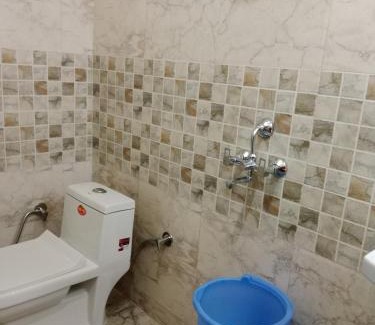 Landour Apartment | Landour Apartment Beauty and Charm Kothri- Summer n Snow