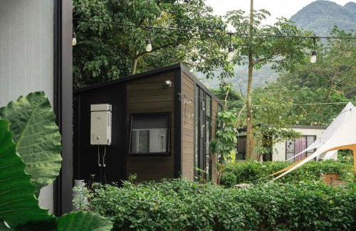 Xinyi House | Lanka 2 by Tiny Away