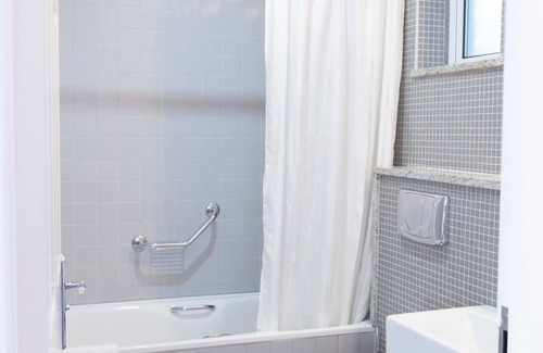 Ballsbridge Hotel | Lansdowne Hotel